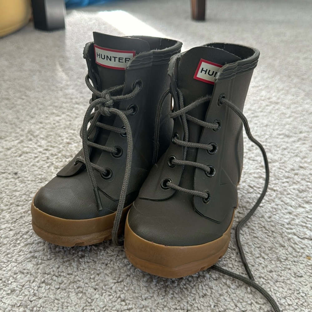 Toddler size 8 hunter boots